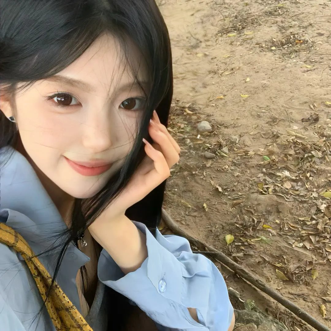 闺蜜网恋我奔现，炮灰女配要翻盘